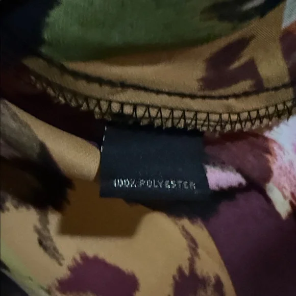 NWT Slim Factor by Investments Multicolor Floral Blouse with Ruffle Sleeves - Picture 6 of 8